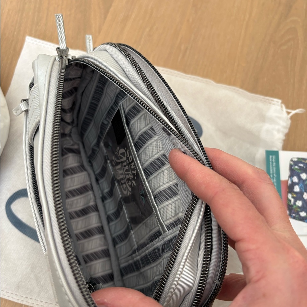 NWT Lug Super Coupe 2 Metallic Silver - Picture 8 of 15